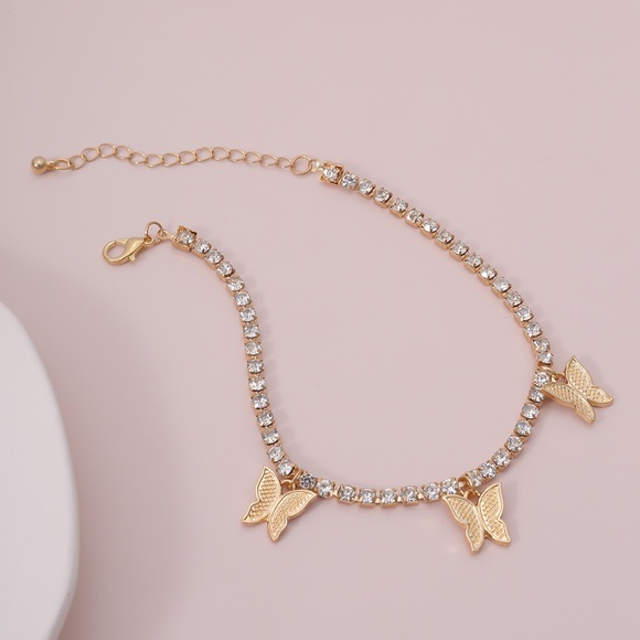Glistening butterfly ankle bracelet - Picture 2 of 3